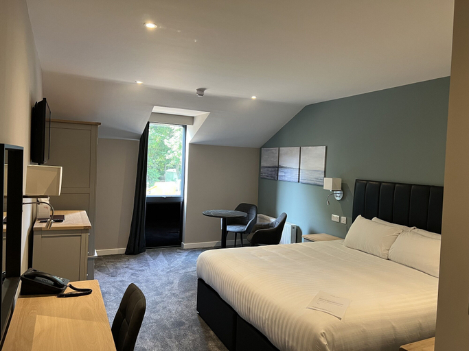 Bedroom 2, South Lawn Hotel, Hampshire