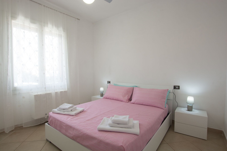 Bedroom 2, Villa Afrodite, Brindisi