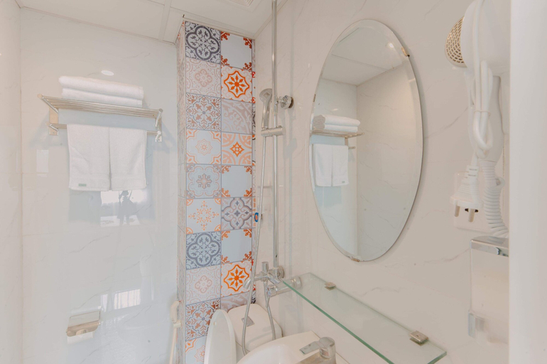 Bathroom 4, Hanoi Asia Hotel, Hoàn Kiếm