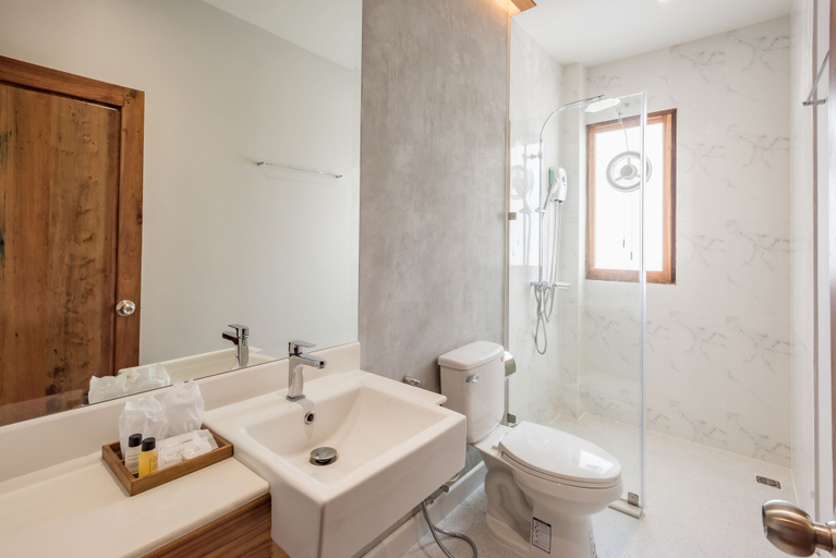 Bathroom 5, U Chiangkhan Hotel, Chiang Khan