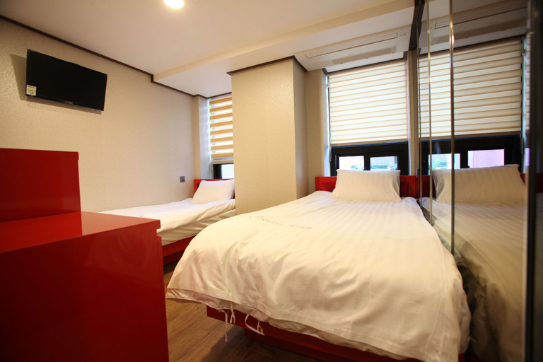 Bedroom 3, Myeongdong MOM House, Jung