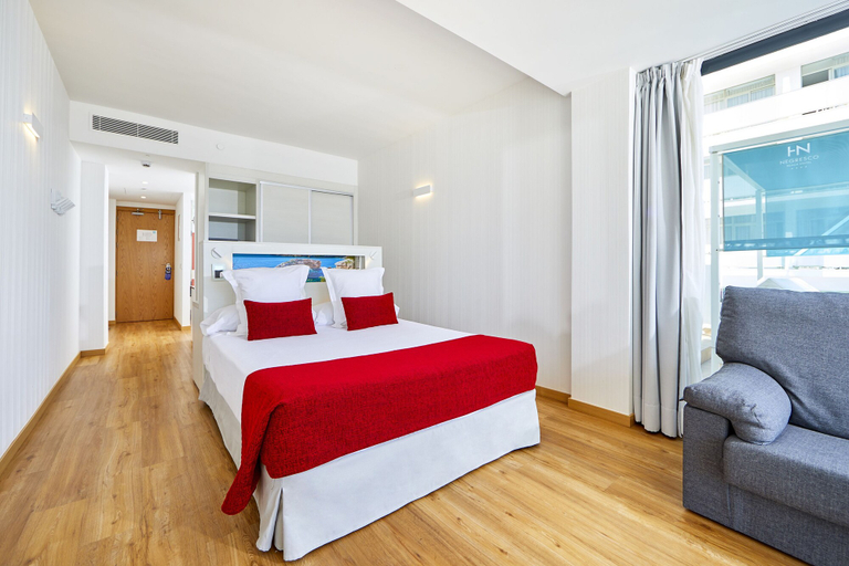 Bedroom 3, Hotel Negresco Playa de Palma - Adults Only, Baleares