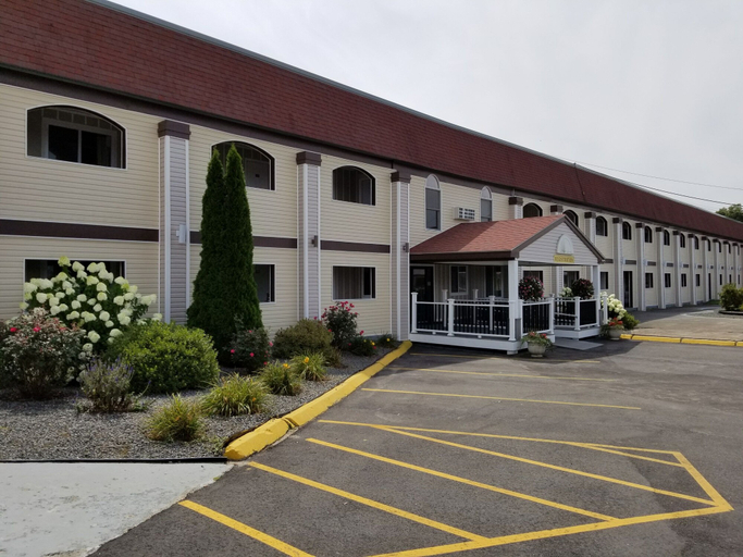 Exterior & Views, The Bridgeway, Barnstable