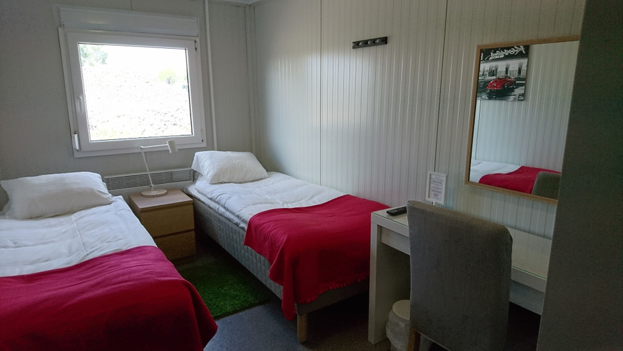 Bedroom 2, Drive-in Motell, Mjölby