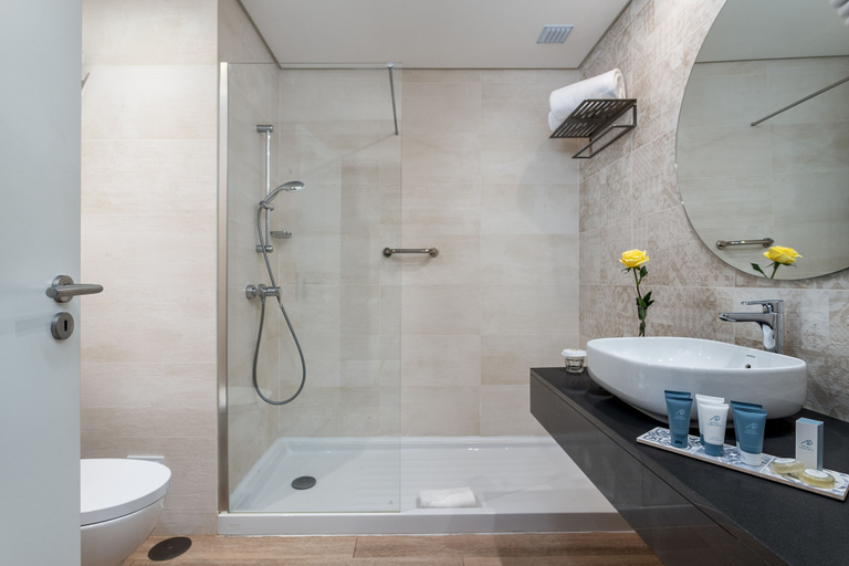 Bathroom 5, AP Oriental Beach - Adults Friendly, Portimão