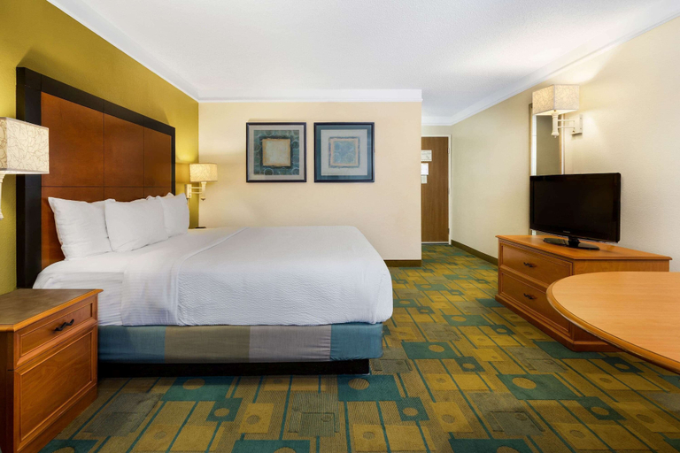 Bedroom 3, La Quinta Inn & Suites by Wyndham St. Pete-Clearwater Airpt, Pinellas