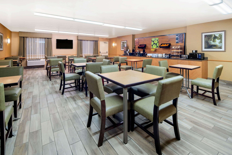 Food & Drinks 5, La Quinta Inn & Suites by Wyndham Irvine Spectrum, Orange