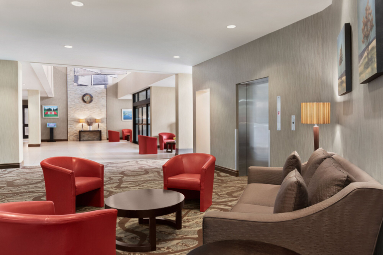 Public Area 2, Ramada by Wyndham Belleville Harbourview Conference Centre, Hastings