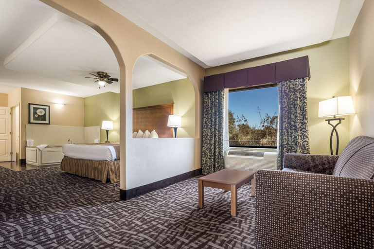 Bedroom 3, SureStay Hotel by Best Western Alice, Jim Wells