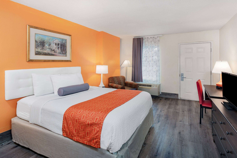 Bedroom 3, Howard Johnson by Wyndham Staunton, Staunton