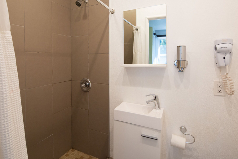 Bathroom 4, Casa Loma Hotel, San Francisco