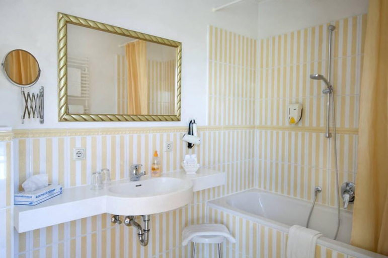 Bathroom 4, Burgblick, Braunau am Inn