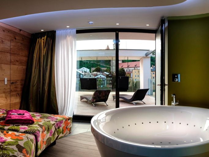 Bathroom 5, Burgblick, Braunau am Inn