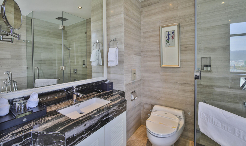 Bathroom 5, Brilliant Hotel Danang, Da Nang