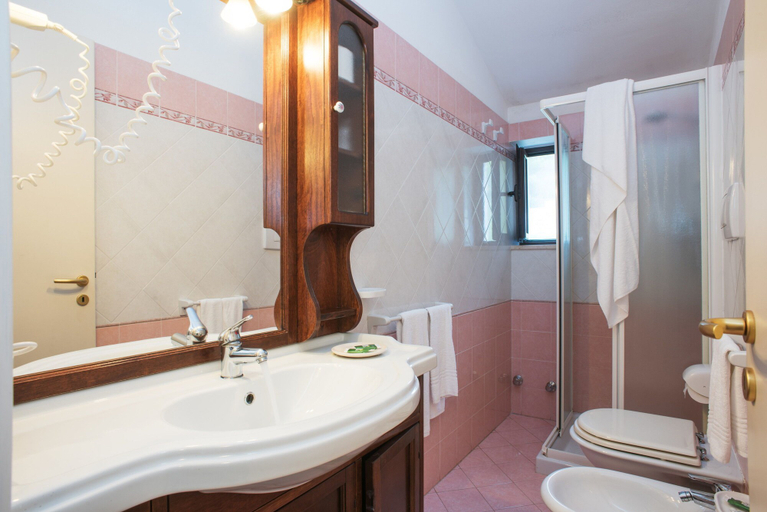 Bathroom 4, Masseria Panareo, Lecce