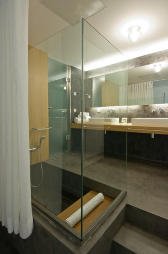 Bathroom 5, Perantzada 1811, Ionian Islands