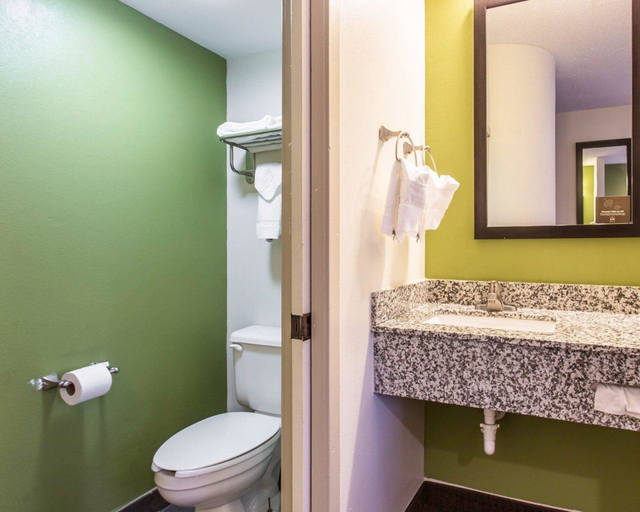 Bathroom 3, Sleep Inn Columbia, Lexington