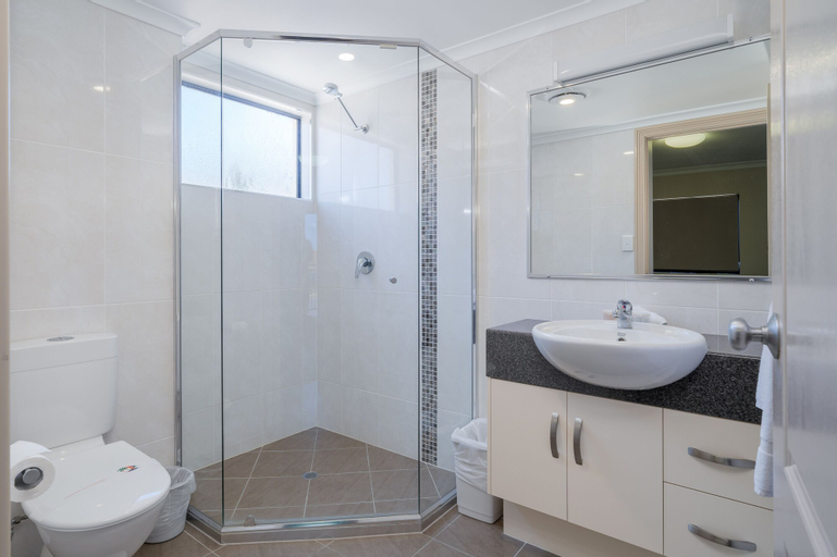 Bedroom 5, Cityville Luxury Apartments & Motel, Rockhampton