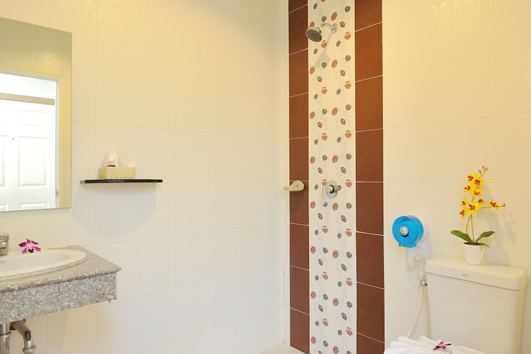 Bathroom 4, Pimrada Hotel, Pulau Phuket