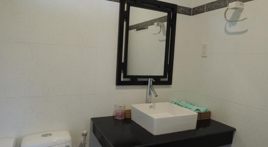 Bathroom 5, Nohana Hotel, Phan Thiết