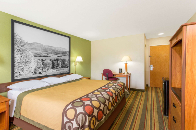 Bedroom 3, Super 8 by Wyndham Bedford, Bedford City