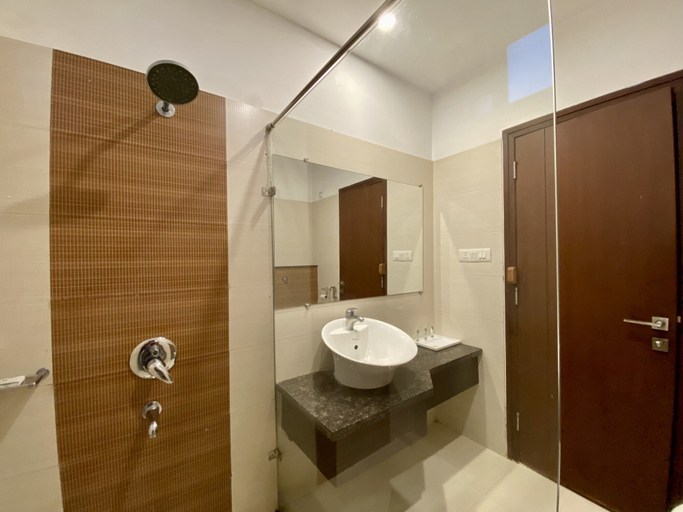 Bathroom 4, hotel Ananya Regency, Udham Singh Nagar