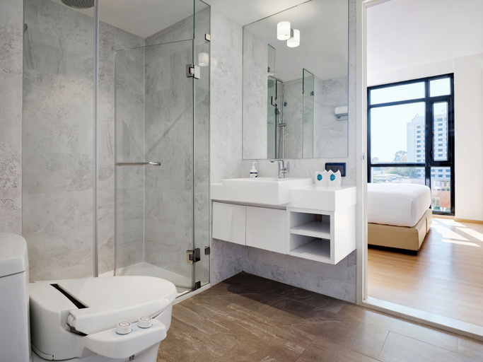 Bathroom 5, Arden Hotel and Residence, Pattaya