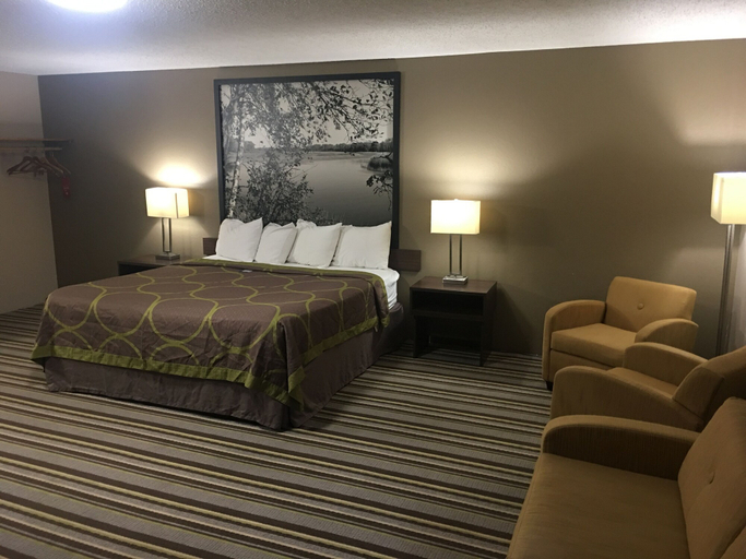 Bedroom 4, Super 8 by Wyndham Blue Earth, Faribault