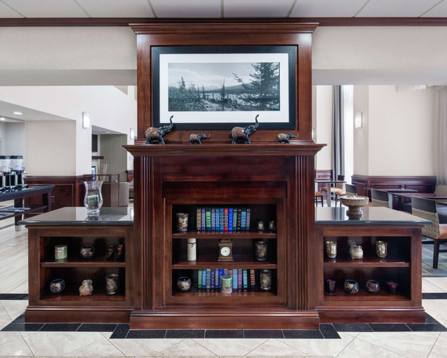 Food & Drinks 5, Hampton Inn & Suites Lubbock Southwest, Lubbock