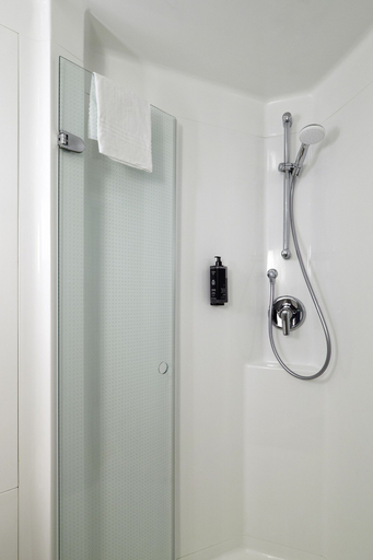 Bathroom 4, ibis Wuerzburg City, Würzburg