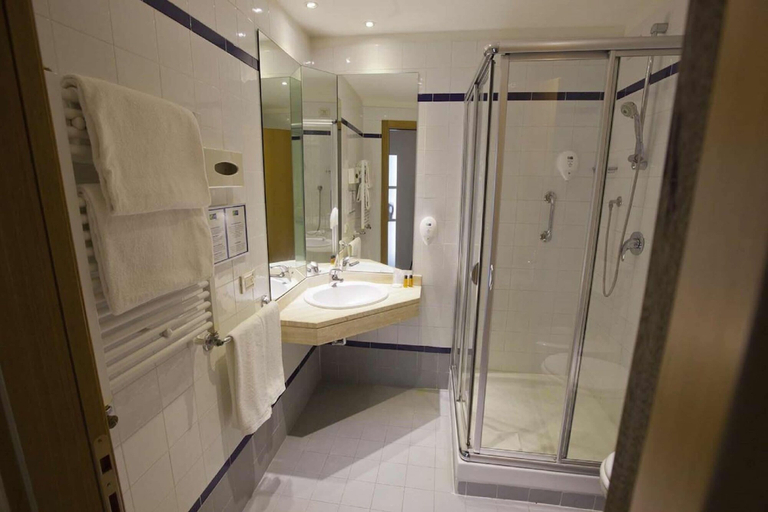 Bathroom 5, GP Hotel, Rome