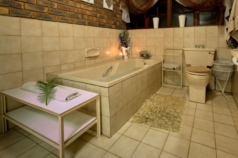 Bathroom 3, Harties Wellness Centre & Accommodation, Bojanala