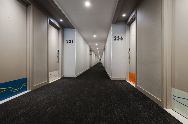 Others 5, Strata Hotel, Frontenac