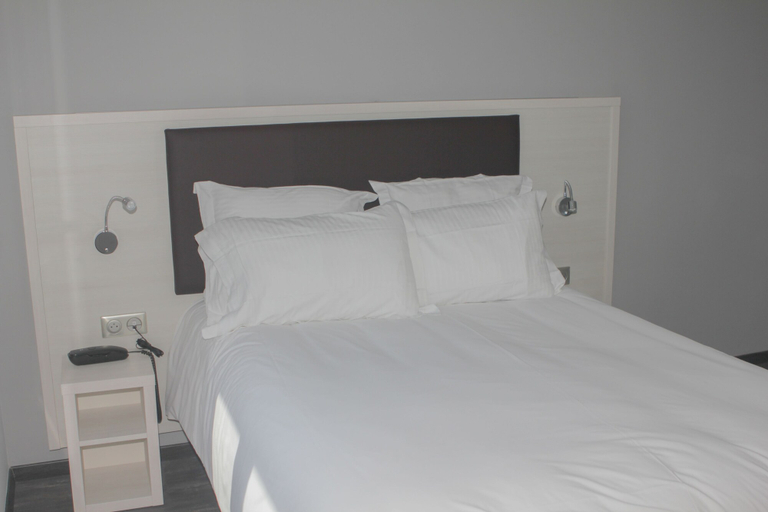 Bedroom 3, Hotel Flots d'Azur Promenade des Anglais, Alpes-Maritimes