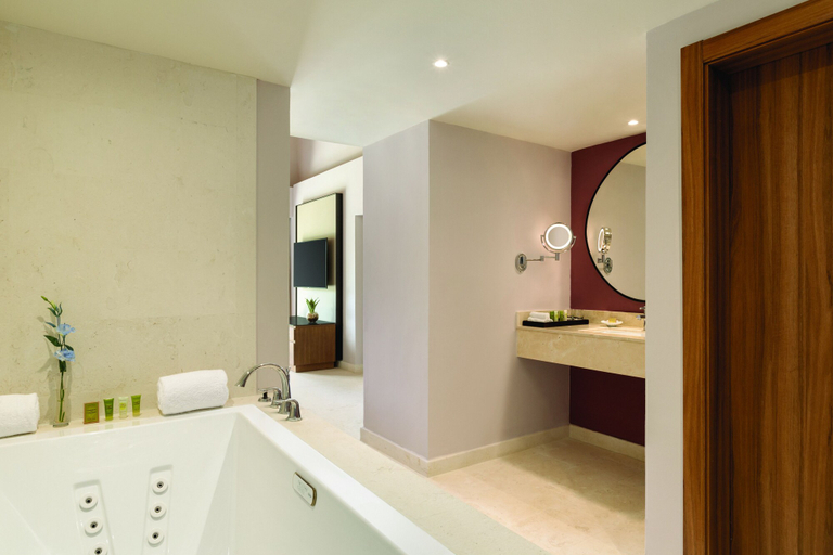 Bathroom 5, Secrets La Romana Resort & Spa - Adults Only - All Inclusive, San Rafael del Yuma