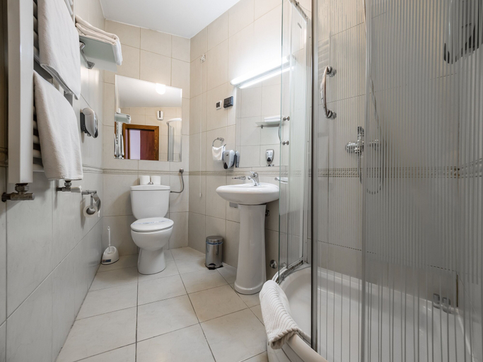 Bathroom 3, Garni Hotel Le Petit Piaf, Belgrade