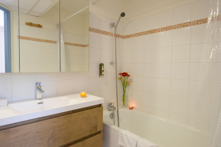 Bathroom 5, Best Western Aurelia, Bouches-du-Rhône
