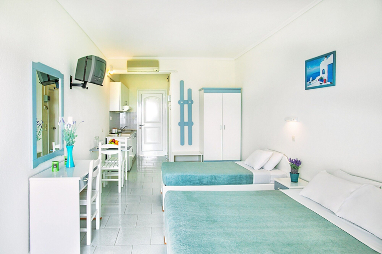 Bedroom 3, Xenios Port Marina Hotel, Central Macedonia