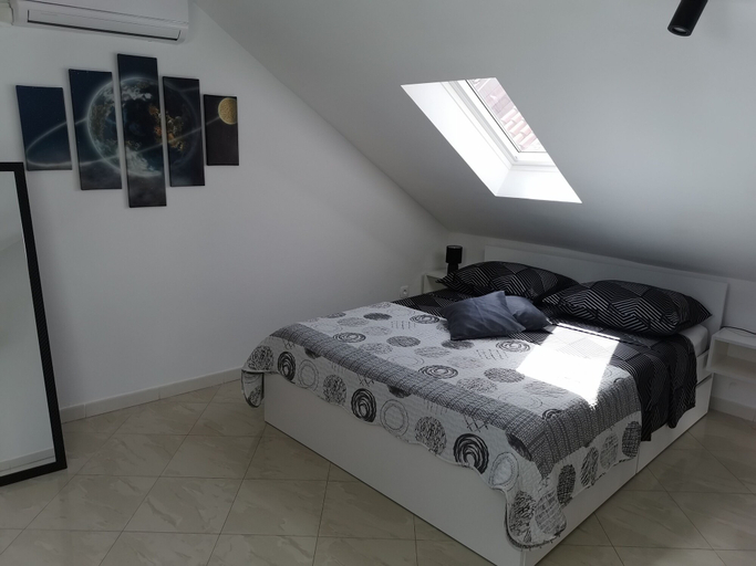 Bedroom 3, M & J Central Suites, Korčula