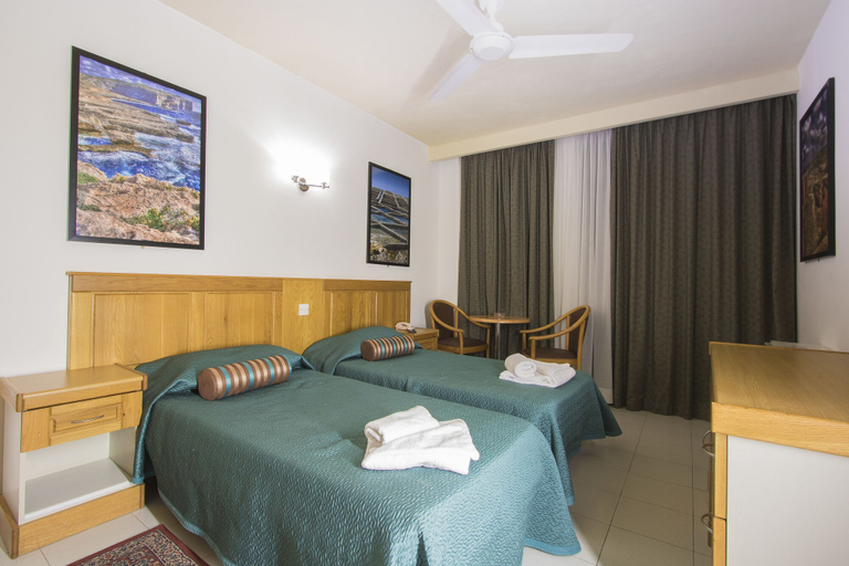 Bedroom 3, Canifor Hotel, Saint Paul's Bay