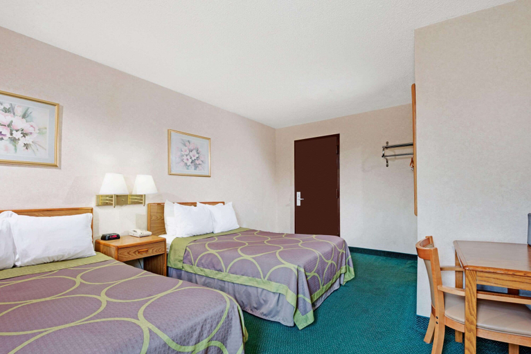 Bedroom 3, Super 8 by Wyndham Kenmore/Buffalo/Niagara Falls Area, Erie