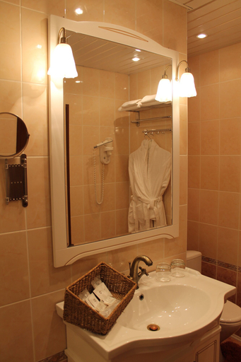 Bathroom 5, Hotel Troparevo, Western