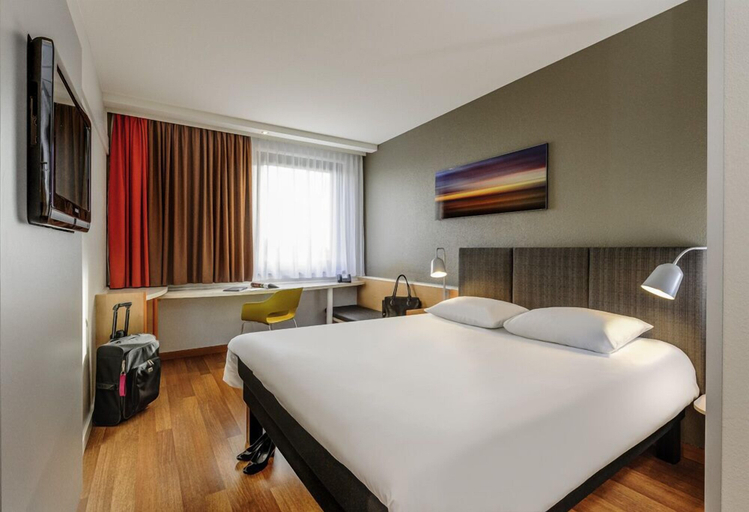 Bedroom 3, ibis Wuerzburg City, Würzburg