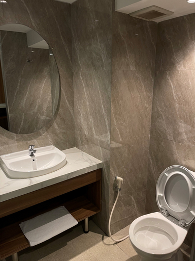 Bathroom, Trix House, Malang