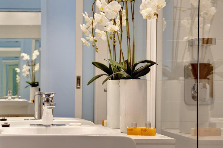 Bathroom 4, Walkers Arms Hotel, Adelaide