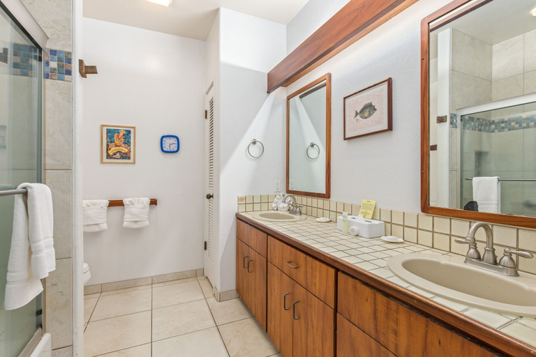 Bathroom 4, Kanaloa at Kona by OUTRIGGER, Hawaii
