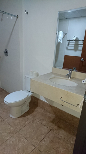 Bathroom 4, Comfort Inn Chihuahua, Chihuahua