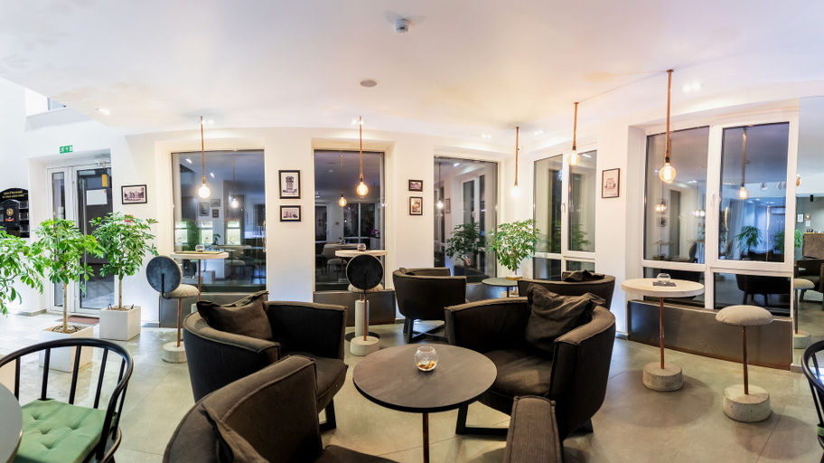 Food & Drinks 5, Thomas Albert Hotel