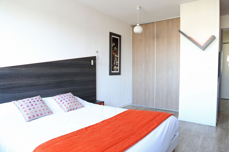 Bedroom 4, Adonis Paris Sud, Val-de-Marne