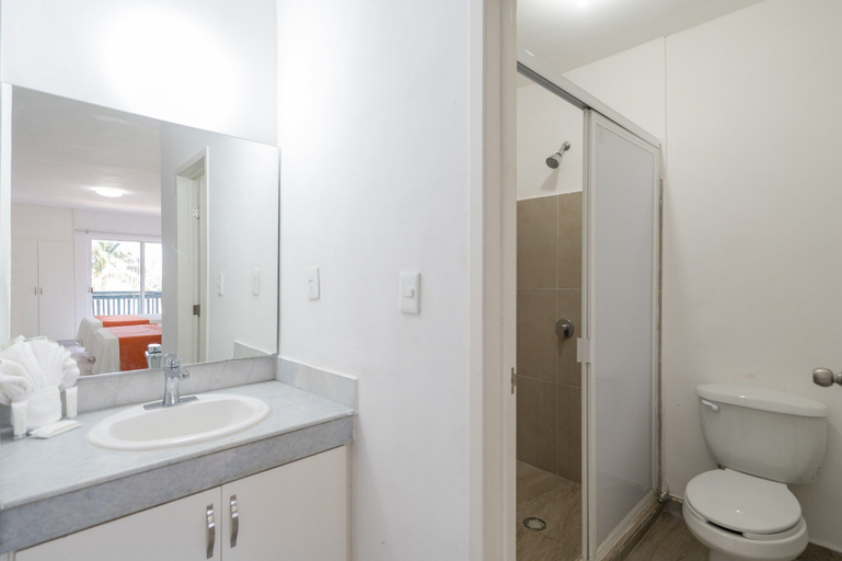 Bathroom 5, Hotel Imperial Laguna Faranda, Benito Juárez
